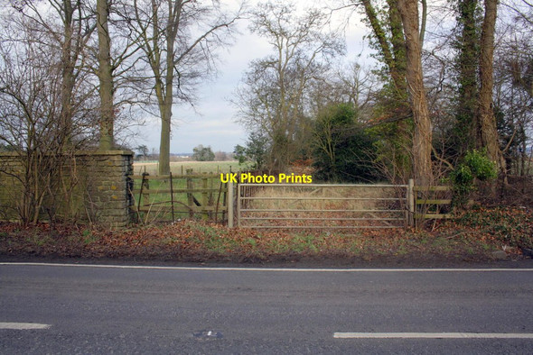 Photo 6"x4" View across Shillingford Road. south of Rush Court Wallingford c2012