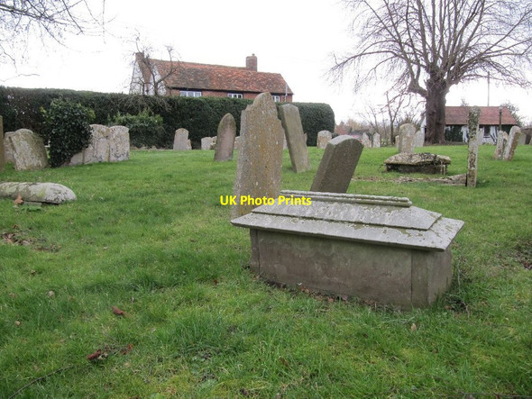 Photo 6"x4" Small tomb in the churchyard Brookhampton\/SU6098 c2012