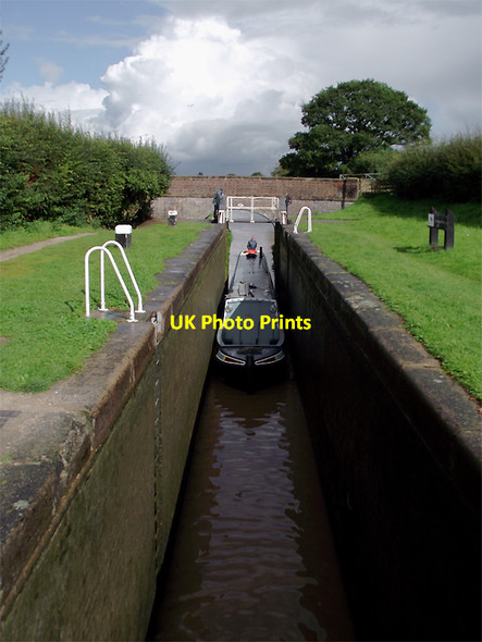 Photo 6"x4" Narrowboat entering Stanthorne Lock near Middlewich, Cheshire Middlewich c2011