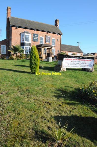 Photo 6"x4" The Masons Arms Castle Hill\/SO7759 c2012