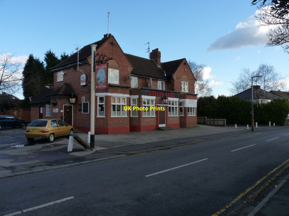 Photo 6"x4" The Queen's Head Wednesbury c2012