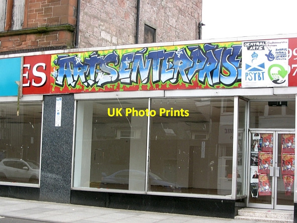 Photo 6"x4" Empty shop, Drysdale Street Alloa c2012