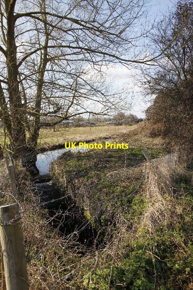 Photo 6"x4" Overflow from the lock Midgham c2012