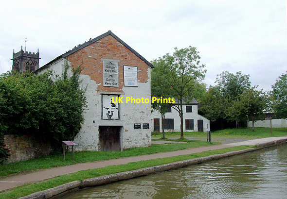 Photo 6"x4" Canal wharf at Middlewich, Cheshire Middlewich c2011