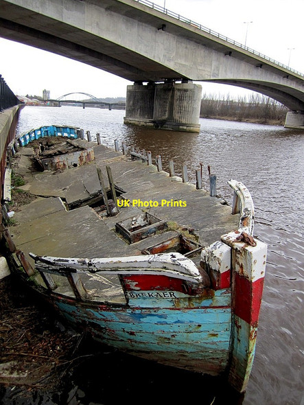 Photo 6"x4" The Brekaer Wreck & Blaydon Bridge Blaydon c2012