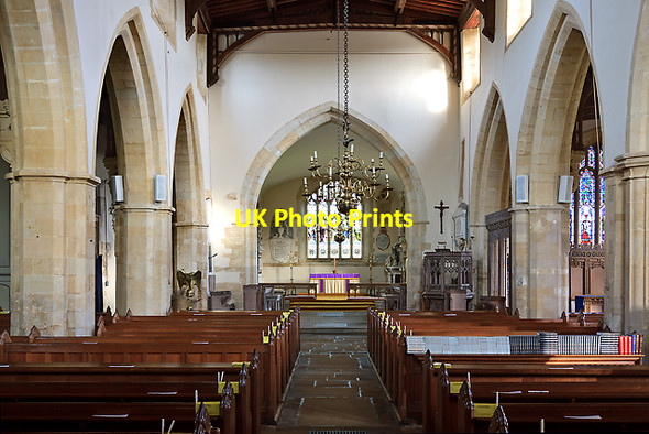 Photo 6"x4" Holy Cross church, Ramsbury (interior) Ramsbury c2012
