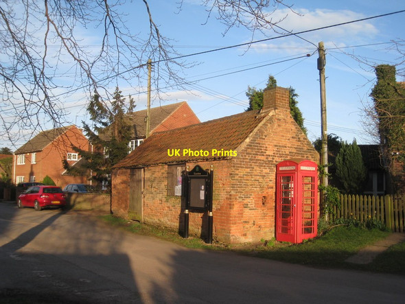 Photo 6"x4" Former smithy and telephone kiosk Kneeton c2012