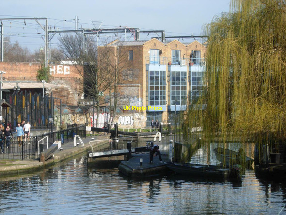 Photo 6"x4" Hawley Lock, Regent's Canal Camden Town c2012