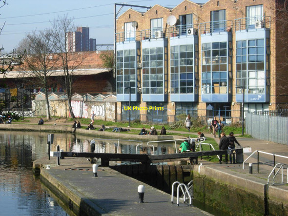 Photo 6"x4" Kentish Town Lock Camden Town c2012