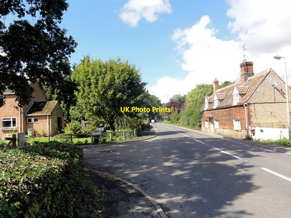 Photo 6"x4" Grimsthorpe Village Grimsthorpe c2011