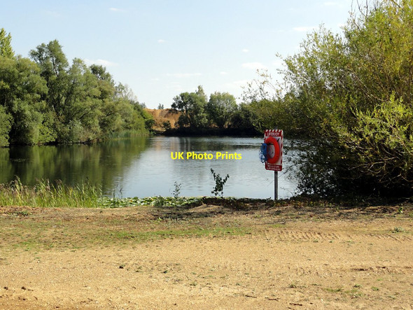 Photo 6"x4" Flooded Gravel Pit Langtoft\/TF1212 c2011