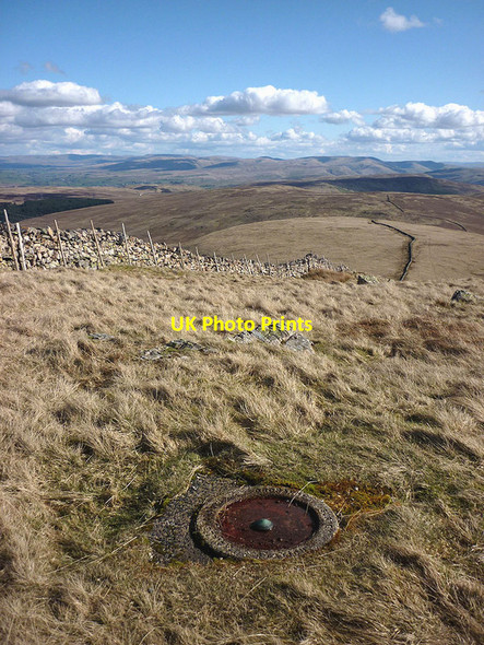 Photo 6"x4" Circular trig point, Great Yarlside Great Yarlside c2012