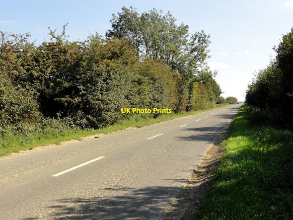 Photo 6"x4" Cross Road Langtoft\/TF1212 c2011