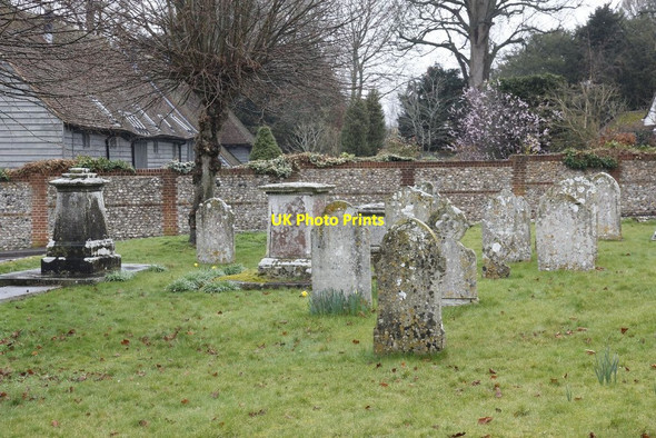 Photo 6"x4" West end of the churchyard Furzedown\/SU3629 c2012