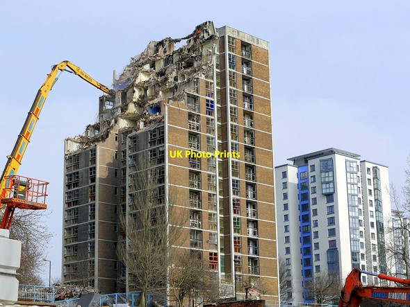 Photo 6"x4" Last days of The Poplars, Cruddas Park Newcastle upon Tyne c2012