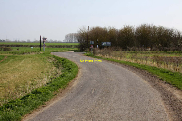 Photo 6"x4" Road to the A338 Garford c2012