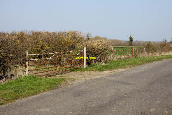 Photo 6"x4" Gates to the fields Garford c2012