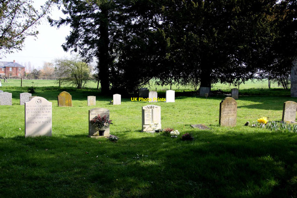 Photo 6"x4" The churchyard at Lyford Lyford c2012
