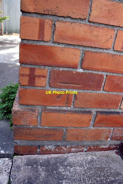 Photo 6"x4" Benchmark on #27 Holton Road Bristol c2012