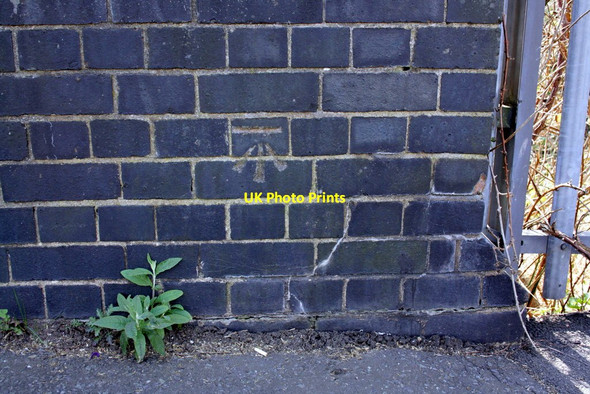 Photo 6"x4" Benchmark on railway Bridge 03m29c, Constable Road Bristol c2012