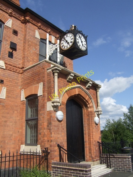 Photo 6"x4" Clock at Brownhills Council House Brownhills\/SK0405 c2008