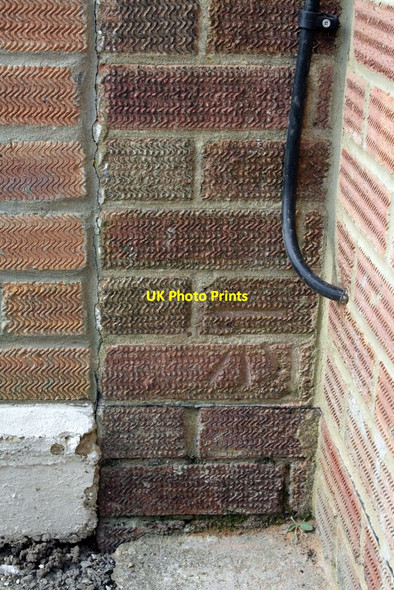 Photo 6"x4" Benchmark on #114 Chapel Hill Tilehurst\/SU6673 c2012