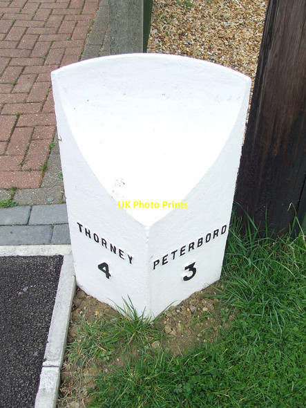 Photo 6"x4" Old Milepost Eye\/TF2202 c2012