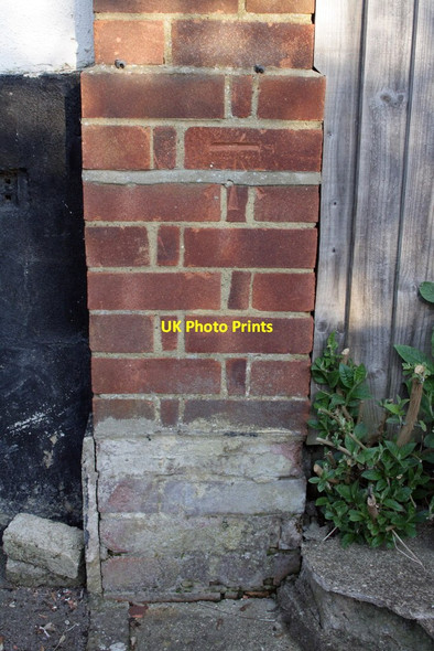 Photo 6"x4" Benchmark on #13 Fairford Road Purley on Thames c2012