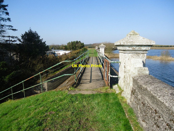 Photo 6"x4" Roughrigg Reservoir, spillway footbridge Moffat Mills c2012