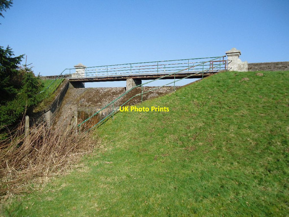 Photo 6"x4" Roughrigg Reservoir, spillway Moffat Mills c2012