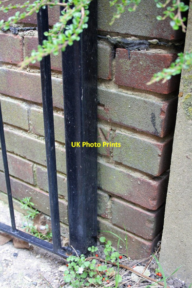 Photo 6"x4" Benchmark on Flats #134-144 Abbott Road Didcot c2012