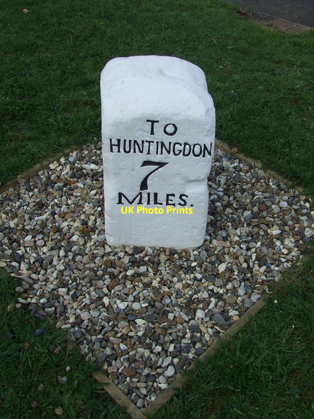 Photo 6"x4" Old Milepost Spaldwick c2012