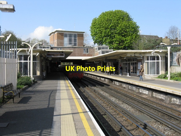 Photo 6"x4" Eastcote station Pinner c2012