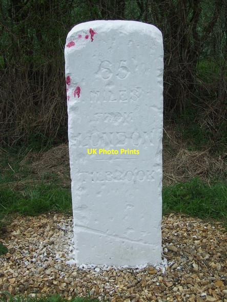 Photo 6"x4" Old Milepost Tilbrook c2012