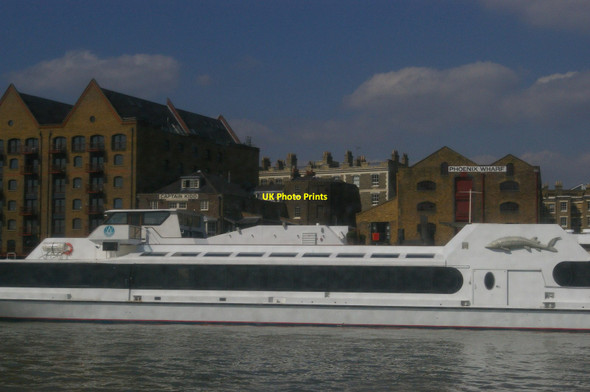 Photo 6"x4" Phoenix Wharf and the Captain Kidd pub, Wapping Stepney\/TQ3481 c2012