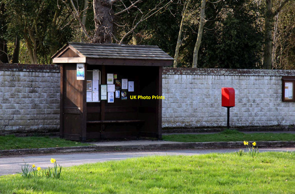 Photo 6"x4" Bus shelter on The Green West Hanney c2012