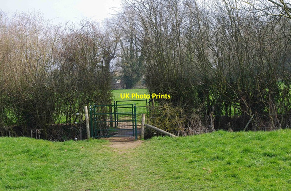 Photo 6"x4" Two gates and a footbridge on the Seven Stiles Stroll, near Lechlade on Thames Lechlade on Thames c2012