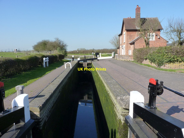 Photo 6"x4" Bratch top lock - looking uphill Ounsdale c2012