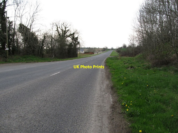 Photo 6"x4" View west along the A25 on the western outskirts of the hamlet of Shinn Cross Roads Mayobridge c2012