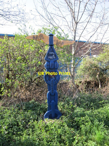 Photo 6"x4" A national cycle route marker at Low Walker Hebburn c2012