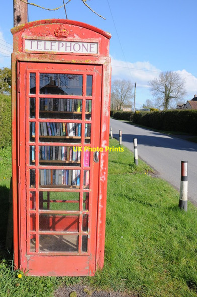 Photo 6"x4" New use for a disused telephone box Halmore c2012