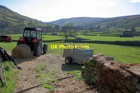 Photo 6"x4" View Down Swaledale Muker c2012