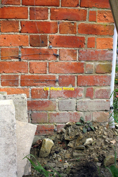 Photo 6"x4" Benchmark on #1 Challow Cottages Wantage c2012