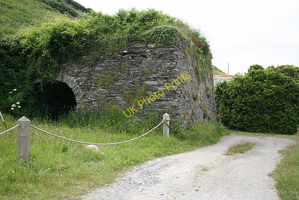Photo 6"x4" St Endellion: lime kiln at Port Gaverne Port Gaverne c2008