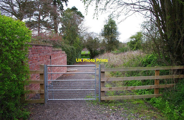 Photo 6"x4" Gate on the Upper Arley Circular Walk (looking northwest) near Upper Arley Upper Arley c2012
