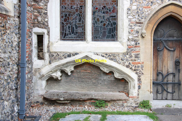 Photo 6"x4" St Michael, St Albans - Recessed tomb St Albans c2012