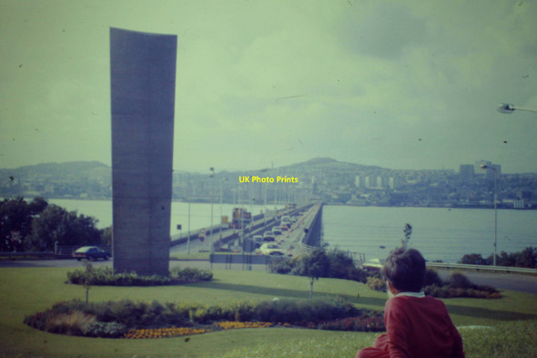 Photo 6"x4" Monument, Tay Road Bridge Newport-on-Tay c1986