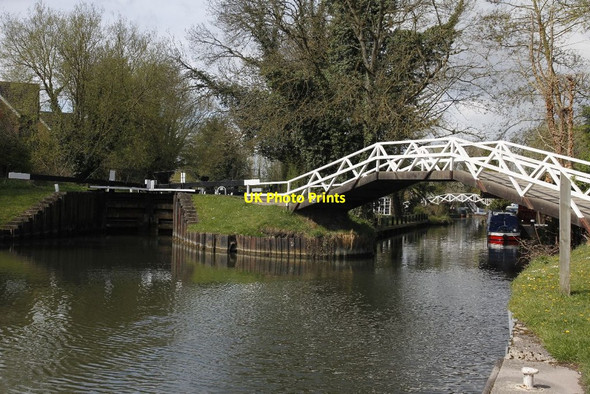 Photo 6"x4" Lock and footbridge Newbury\/SU4767 c2012