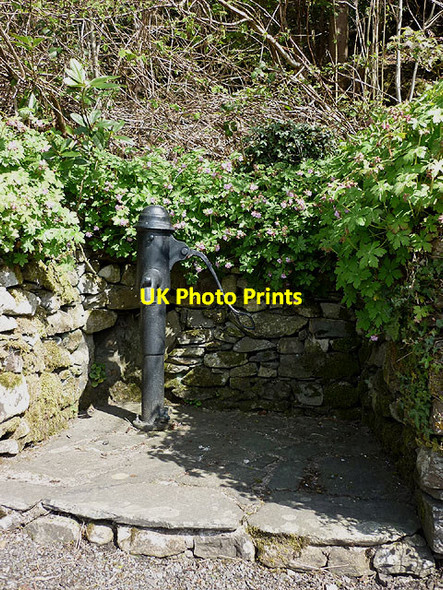 Photo 6"x4" Water pump on the edge of Bouth Bouth c2012