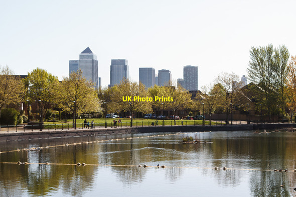 Photo 6"x4" Surrey Water and Canary Wharf Stepney\/TQ3481 c2012